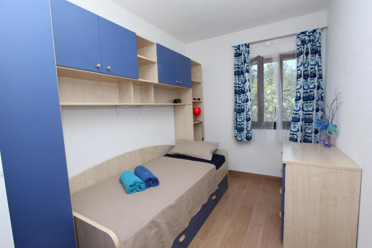 Holiday House Alex Ровінь Екстер'єр фото