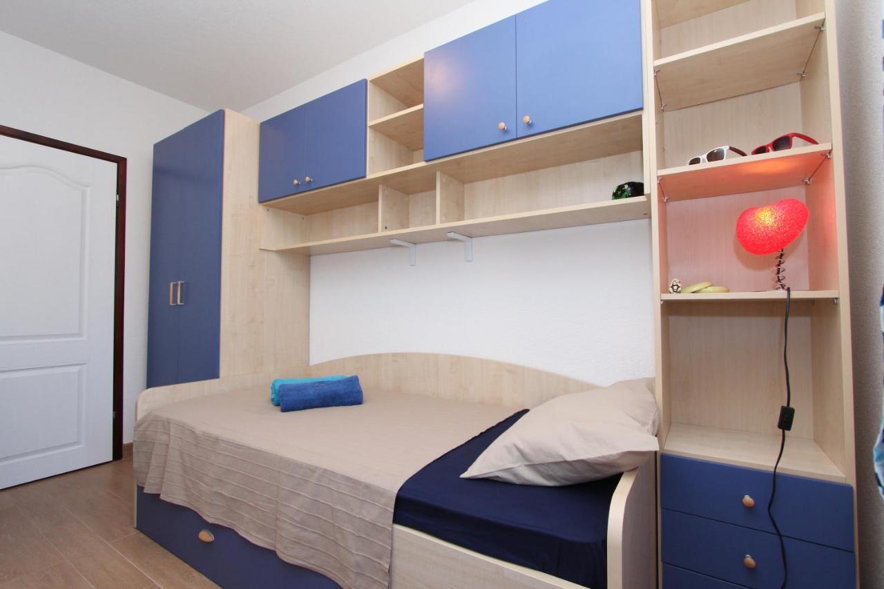 Holiday House Alex Ровінь Екстер'єр фото
